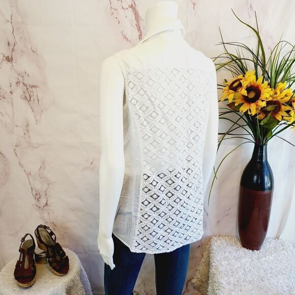 Cabi sleeveless pretty eyelet button front top - Picture 3 of 10